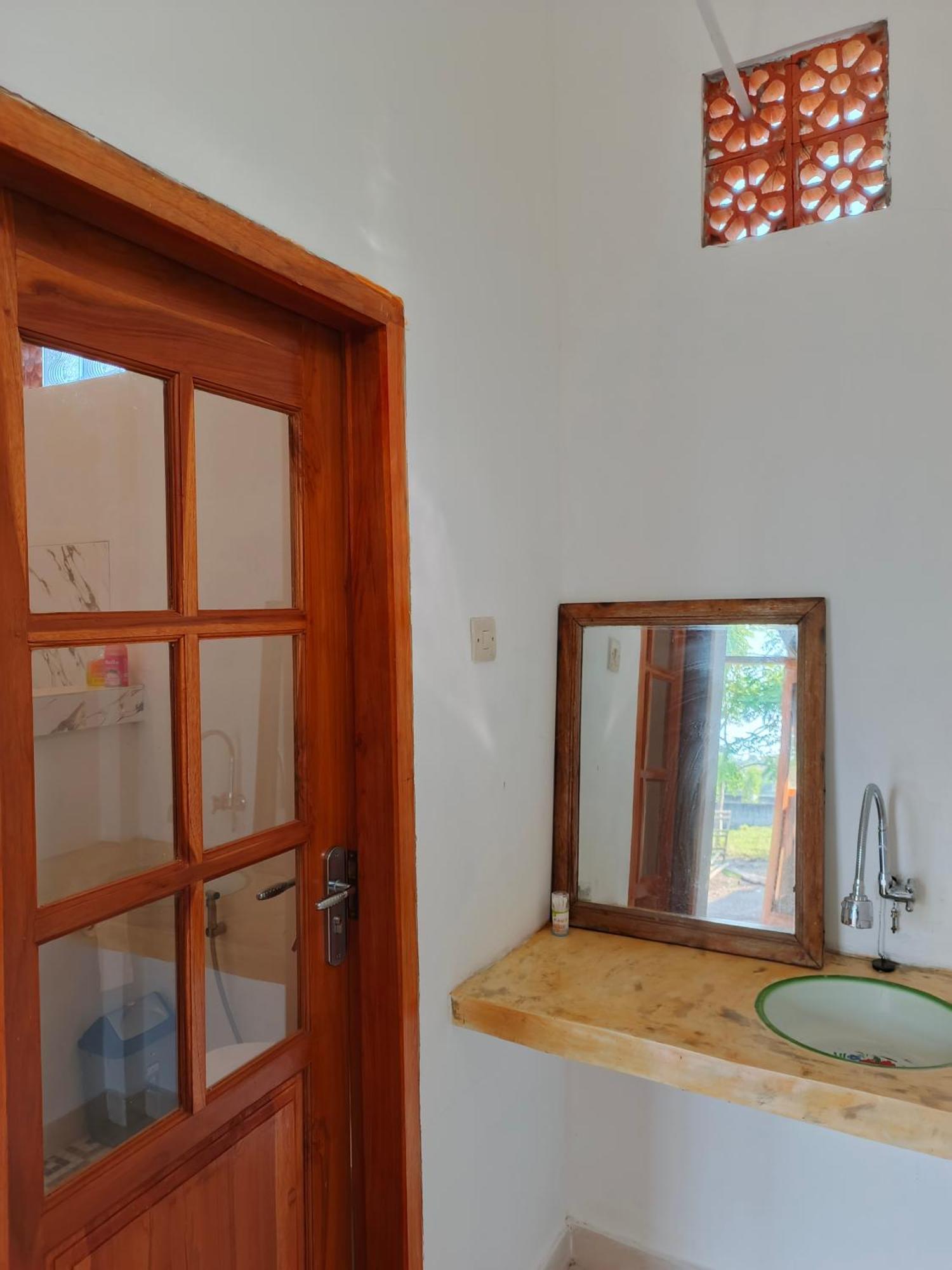 Friend House Stay & Surf Airsatang Exterior photo