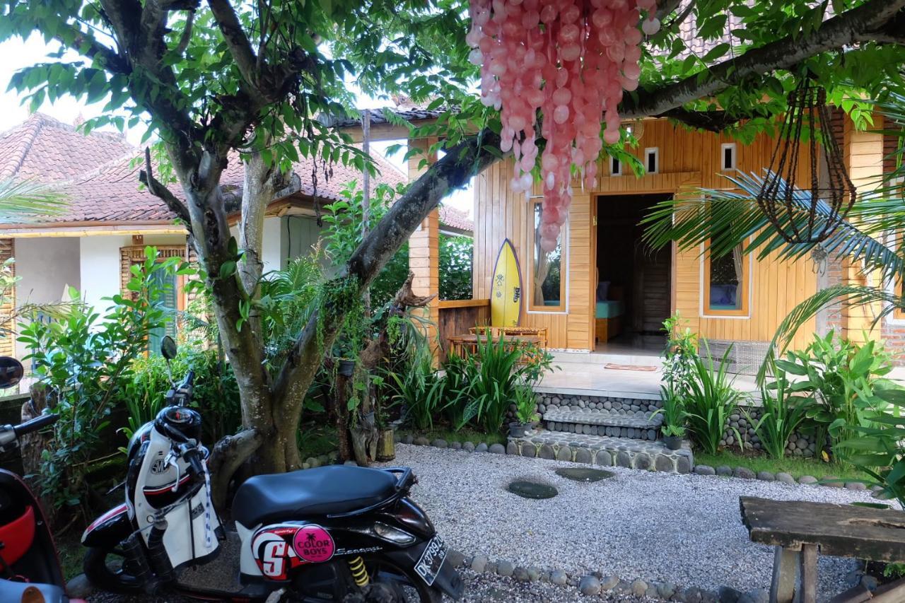 Friend House Stay & Surf Airsatang Exterior photo